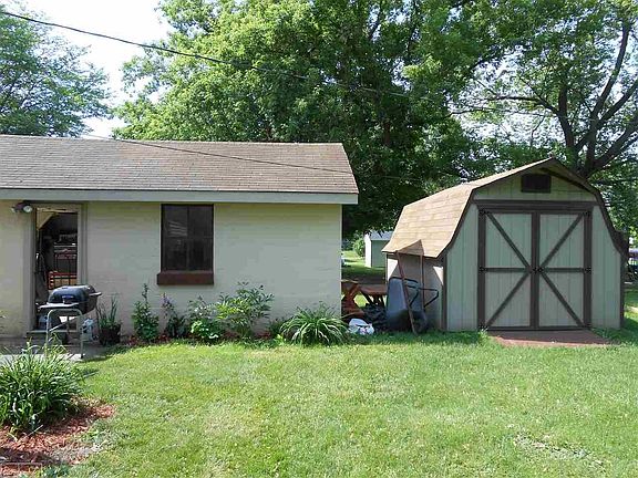 1 car garage.  10x12 shed