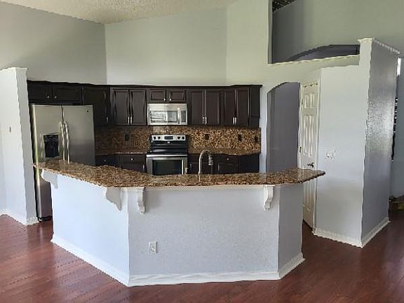 3rd image of 809 Lilac Trace Ln