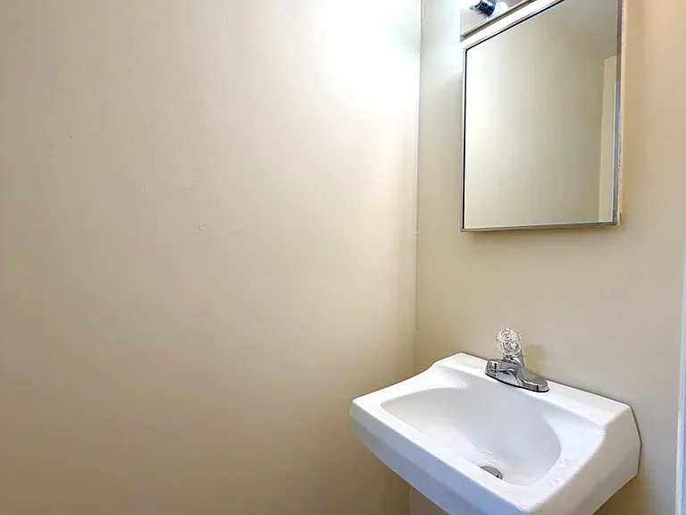 221 Mills Dr — Photo 11