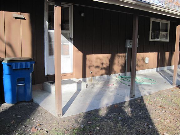 5th image of 848 E Oakridge Ct