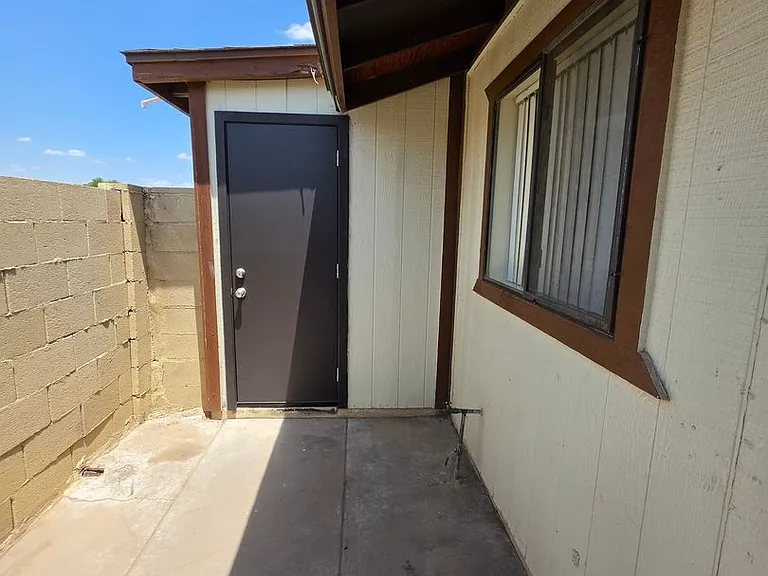 GAU01 627 E Knoll — Photo 24