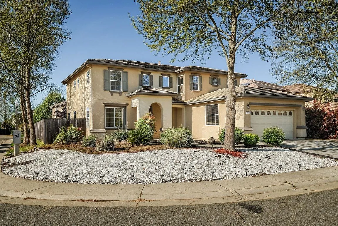 993 Silverton Cir photo 1
