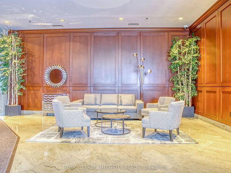 234 Rideau St #707 — Photo 5