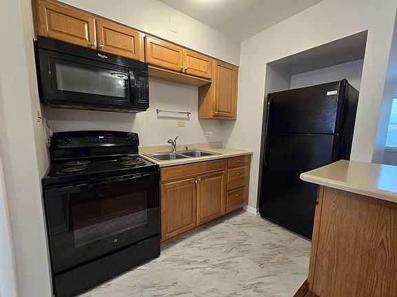 4th image of 1001 N Harlem Ave