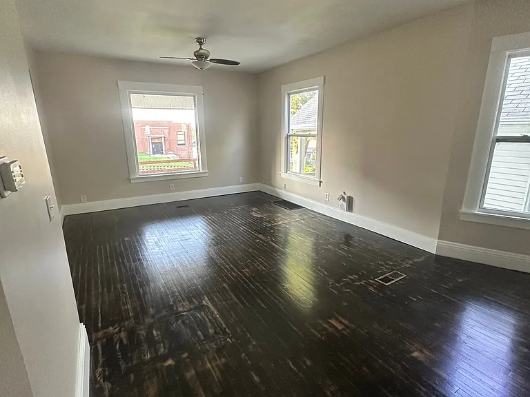 2510 Duncan St — Photo 10