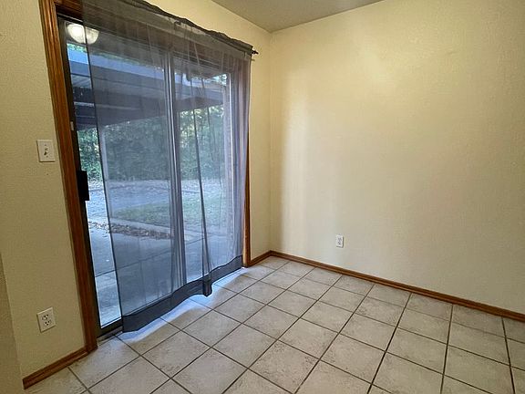 5th image of 824-930 Railhead Dr #831