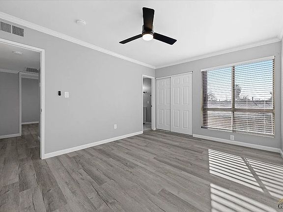4th image of 6000 Almendra Ave APT C