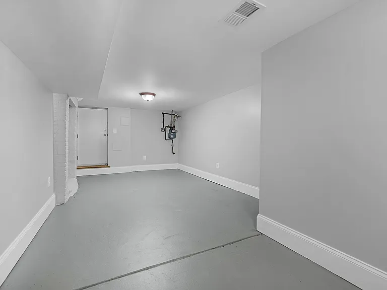 104 S Carrollton Ave — Photo 18