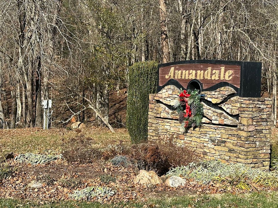 1st image of 4 Annandale Dr
