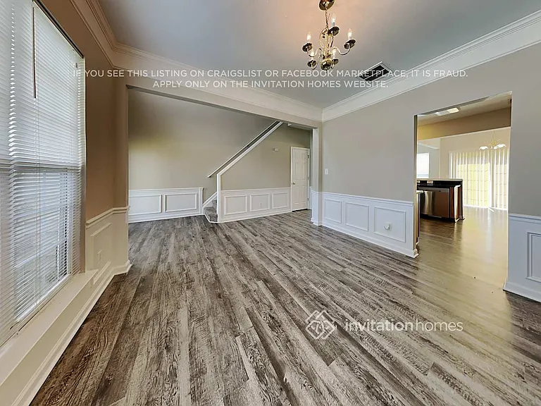 1460 Cantwell Ct — Photo 2