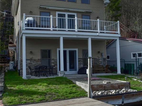 8582 W Lake Rd, Hammondsport, NY 14840