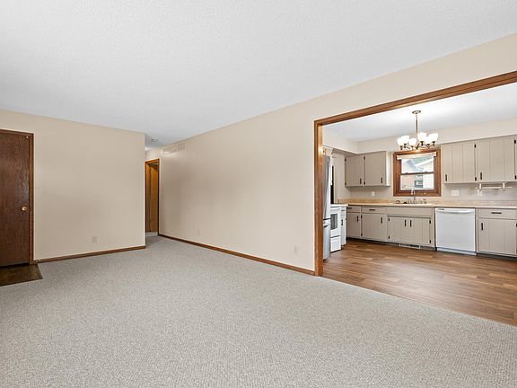 5th image of 511 6th St NE