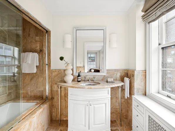 447 East 57th Street image 8 of 16