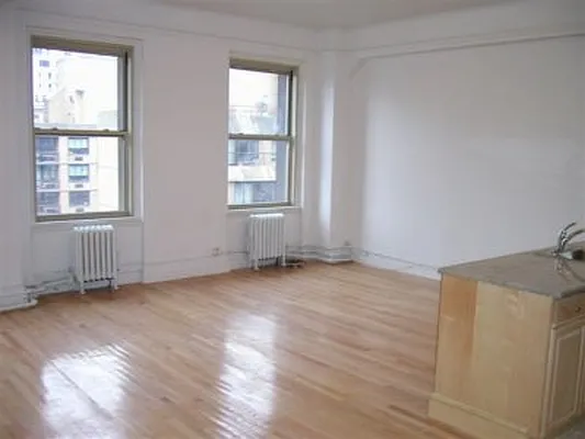 Rented by Triumph Property Group | media 23