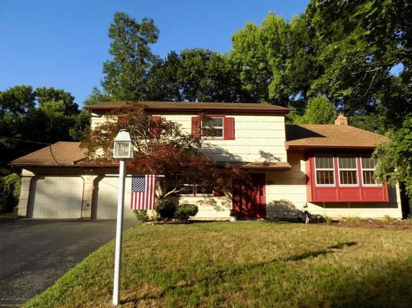 51 Sandburg Dr, Morganville, NJ 07751