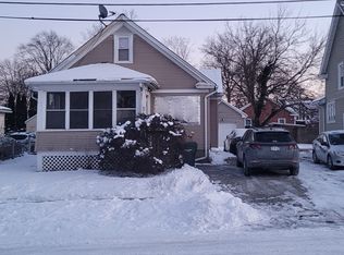 17 Bushwick Pl, Springfield, MA 01109