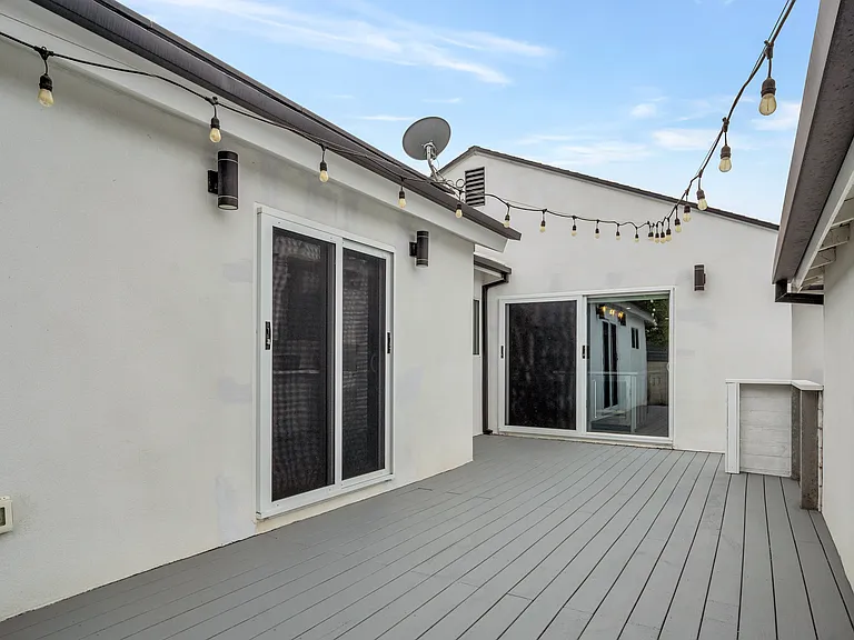 6647 W 82nd St — Photo 37