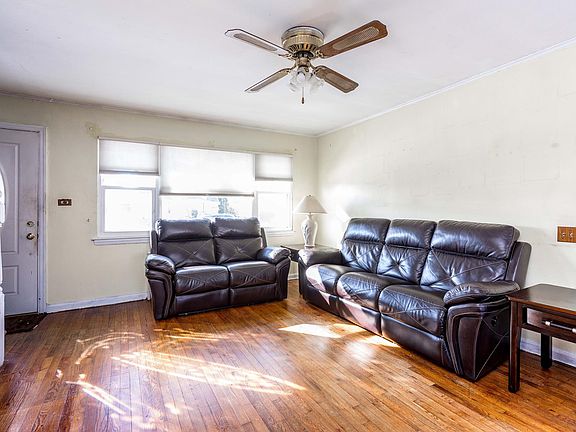 4th image of 15 Hillcrest Dr