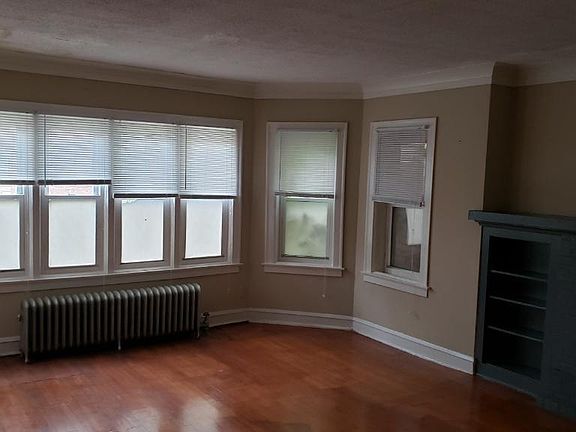 3rd image of 8337 S Ingleside Ave #1