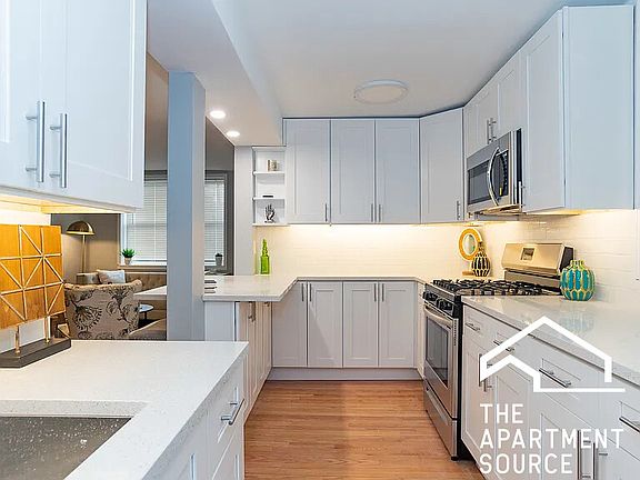 5th image of 3731 N Clifton Ave #1F