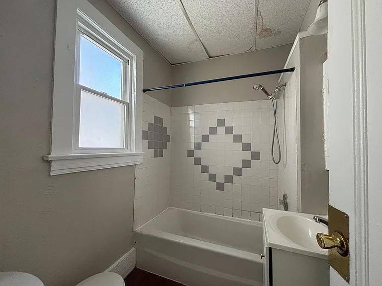 310 Meigs St — Photo 13