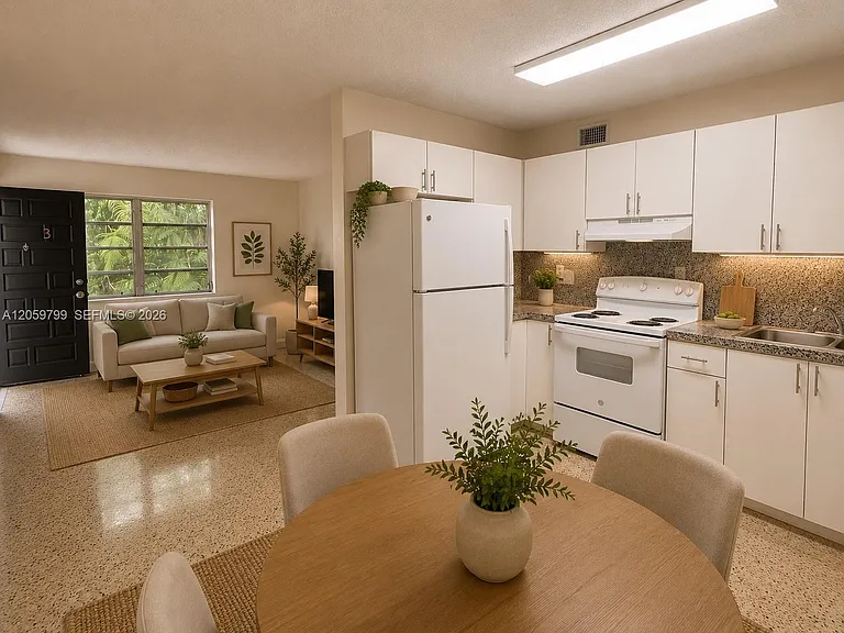 240 E 8th St #3 — Photo 7
