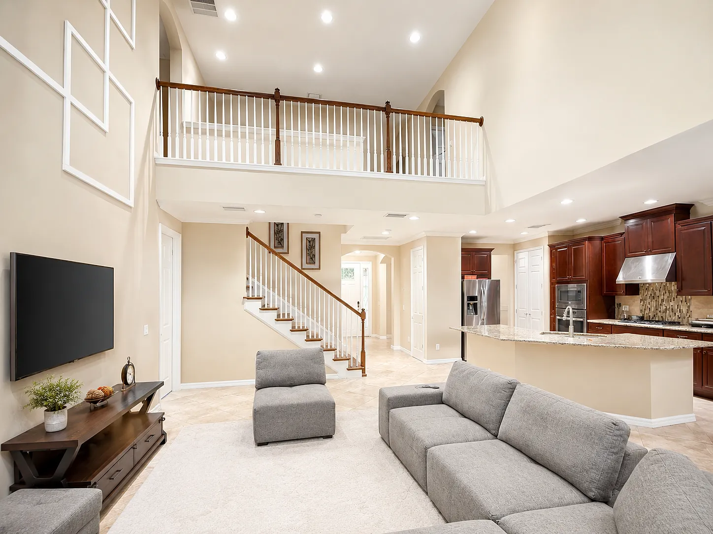 4 bed, 3.5 bath, 2600 sqft, $3,500 — Photo 3