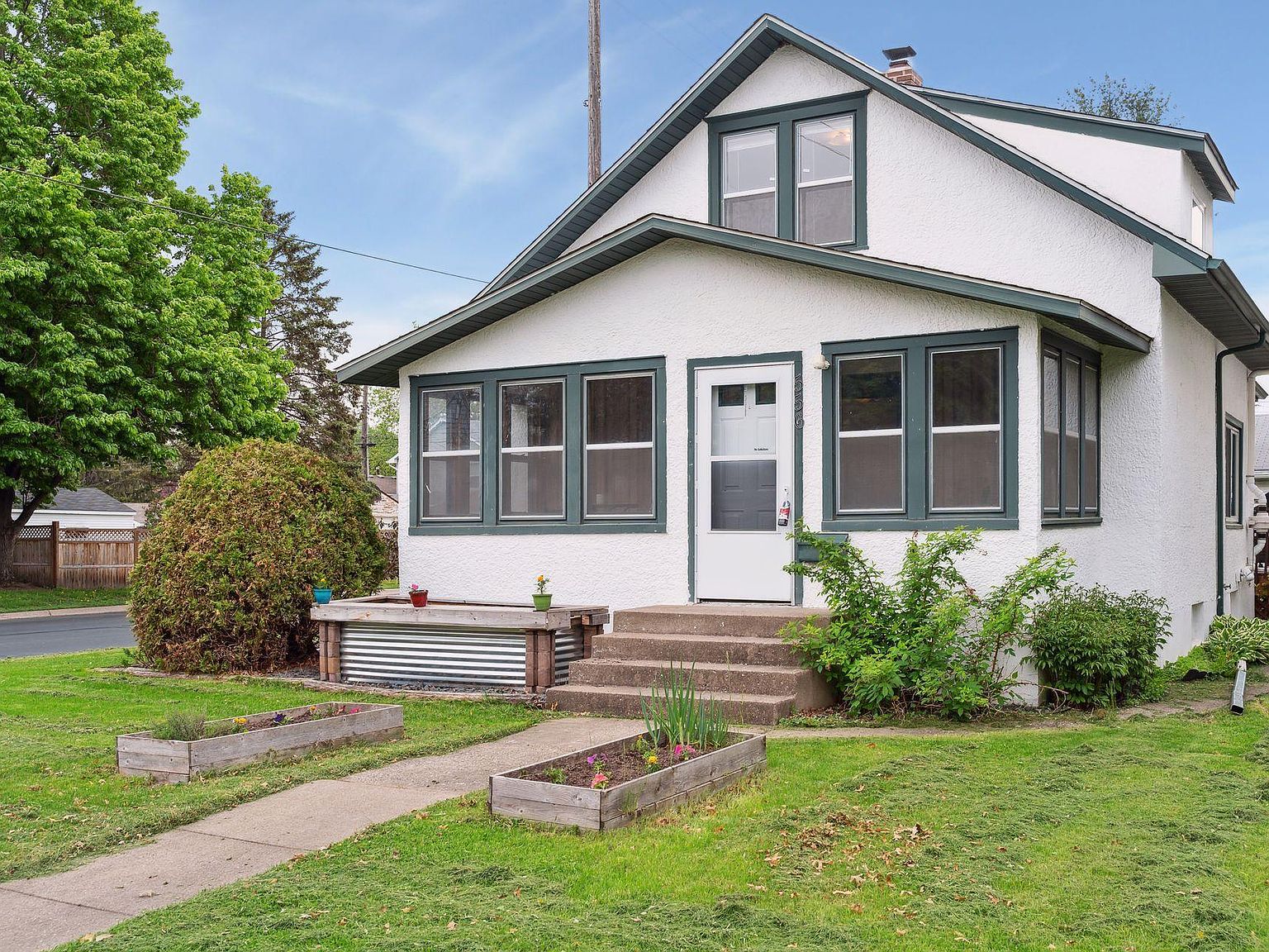 556 14th Ave N, South Saint Paul, MN 55075 Zillow