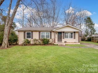 1500 Collier Ct, Charlotte, NC 28205
