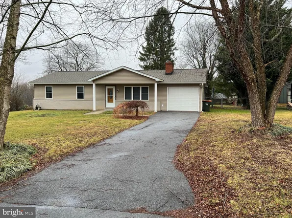 810 Wisteria Dr, Westminster, MD 21157
