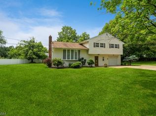 831 Limecrest Rd, Newton, NJ 07860