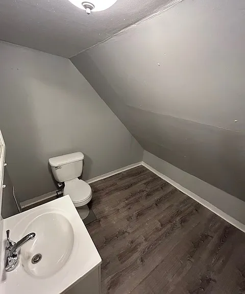 241 Curtis St — Photo 14