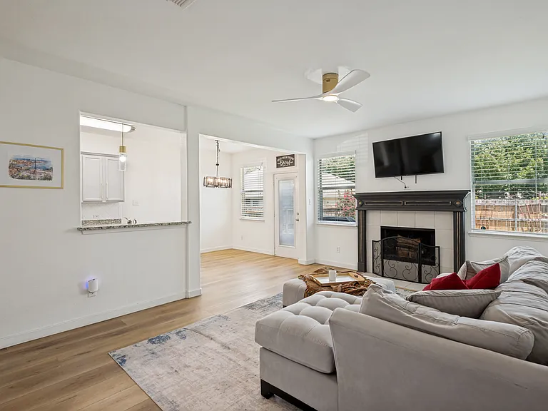 1006 Partridge Dr — Photo 7