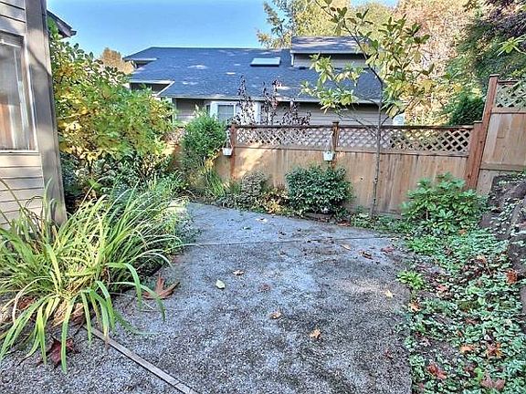 3rd image of 10315 NE 126th Pl