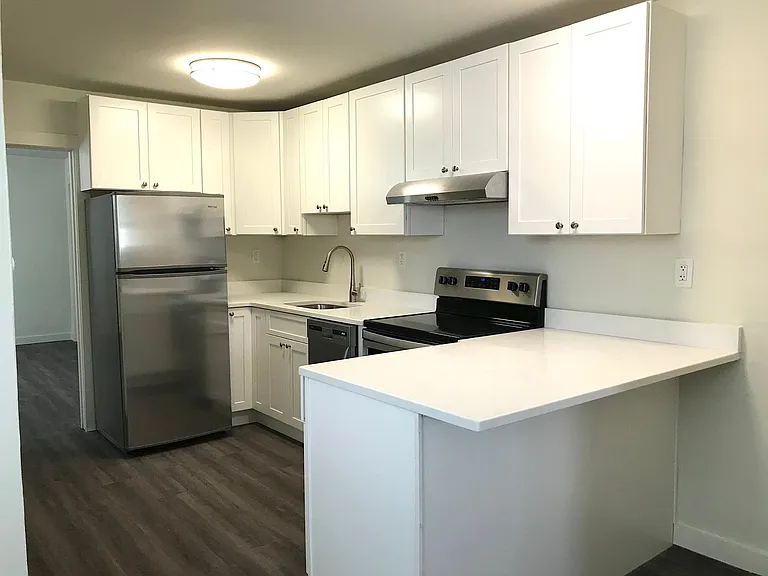 510 5th Ave — Photo 3