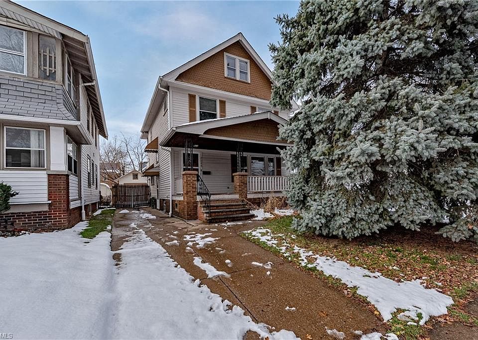 1st image of 2088 Clarence Ave