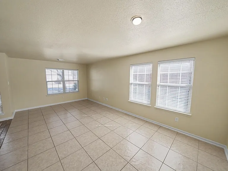194 Laceleaf Ln — Photo 12