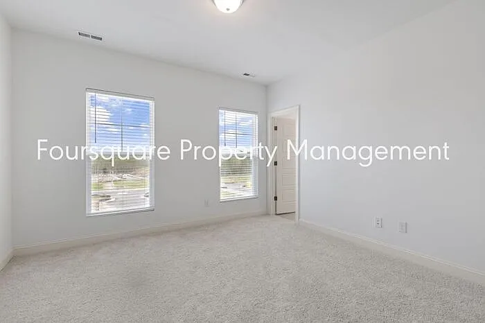 1424 Grove Village Rd — Photo 38