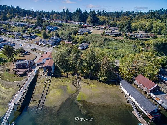 5th image of 3807 Harborview Dr
