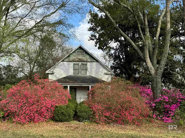 21898 Broad St, Silverhill, AL 36576
