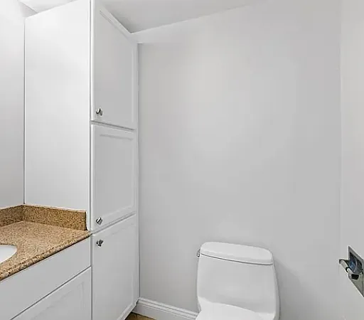 20 Hammond Pond Pkwy #305 — Photo 12