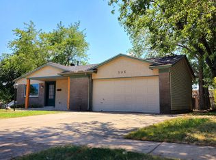506 E 3rd Ct, Owasso, OK 74055