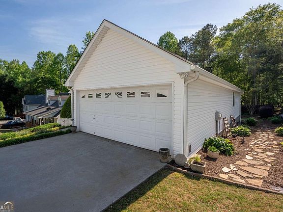 4th image of 7272 Plum Creek Dr