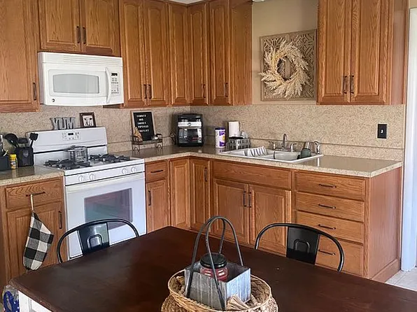 218 Michigan St, Westville, IL 61883