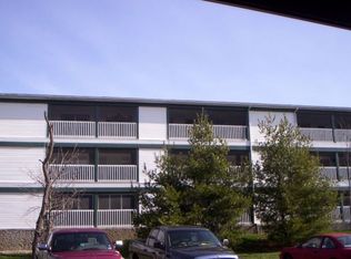 2302 NE 68th St, Gladstone, MO 64118