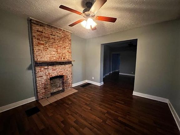 2nd image of 1542 Oak St