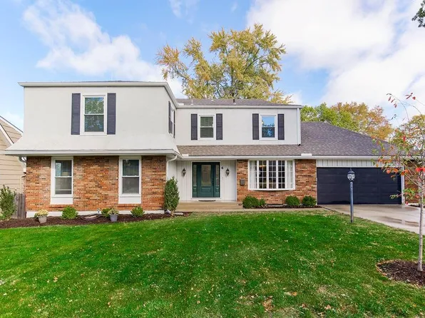 4 W Bridlespur Dr, Kansas City, MO 64114