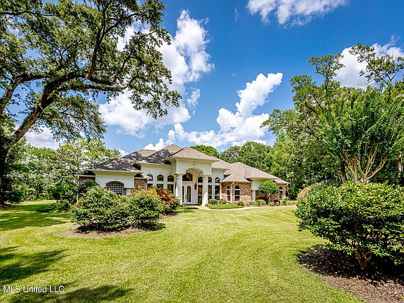 2nd image of 2408 Olde Oak Point