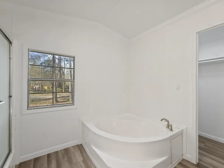 23239 Lakeside Dr — Photo 12