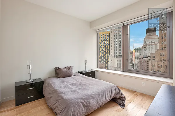 Sold by New York Residence | media 4